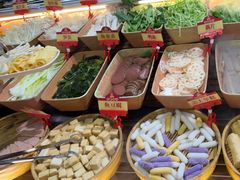 -四囍码头海鲜烧烤自助火锅(外滩南京东路悦荟广场店)