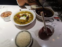 -渝是乎酸菜鱼(龙旗购物中心店)