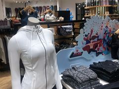 -lululemon(上海浦东IFC店)