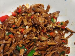 笋干焖腊肉-辣得叫湘菜(四明店)
