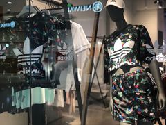 -adidas(滔搏朝阳大悦城店)