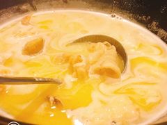 -鲜入围煮花胶鸡海鲜火锅