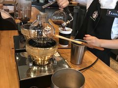 -星巴克臻选(成都太古里店)