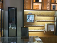 -LOGO眼镜·蔡司品牌折扣店(龙华清湖店)