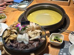 -一朵菌·野生菌探索家火锅(南亚店)