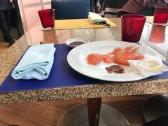 -怡咖啡海鲜自助餐厅(浦东香格里拉店)