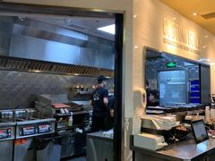 -The Habit Burger Grill 哈比特汉堡(复兴soho店)
