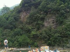 -安吉龙王山峡谷漂流