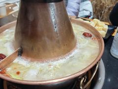 -果松木炭酸菜铜火锅·外婆参鸡汤
