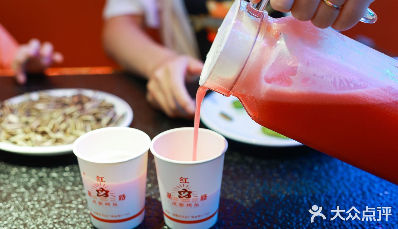 夏天吃烤鱼，选红星路就对啦！