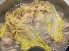 -洪氏嗨捞·广东猪肚鸡·椰子鸡火锅(西咸万象城店)