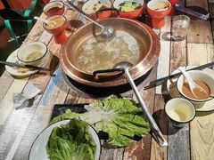 -虾弄弄海派小龙虾·牛羊蝎子火锅