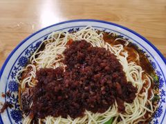 -渝之汇牛肉豌杂面