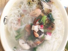 好大一碗海鲜粉汤-千盛海南粉(金鸡岭店)