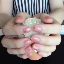 米卡美甲沙龙-EMILY艾枚莉美甲美睫·美颜·现磨咖啡