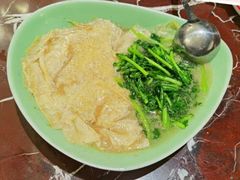鸡汁腐皮豆苗-新白鹿餐厅(爱琴海购物中心店)