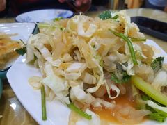 白菜丝拌海蜇头-春水锅贴·传统鲁菜(大明湖店)