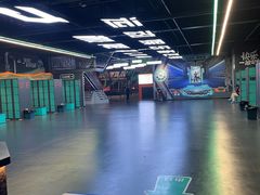 -极限PLAY运动娱乐新世界·团建派对潮玩休闲馆·室内蹦极高空游乐园