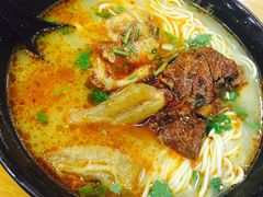 -志权牛肉面(灵山路店)
