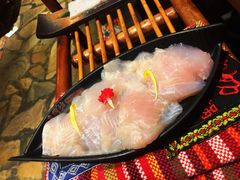 -老牌坊云南鱼豆花火锅(爱建店)