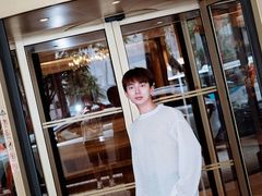 -深圳富苑皇冠假日套房酒店