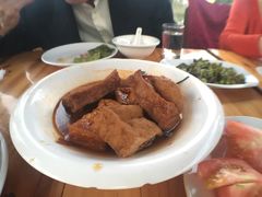 油豆腐塞肉-丫丫蟹庄·苏式园林农家乐·阳澄湖大闸蟹(阳澄湖莲花岛店)