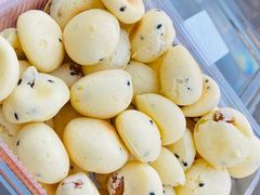 黑芝麻提子麻薯-鲍师傅糕点(江苏路店)