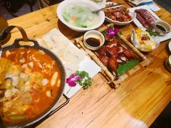 -老滇山寨•云南特色菜•地方菜•民族风情歌舞表演(金碧店)