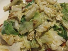 手撕卷心菜-粉墨特色菜·烧烤音乐酒馆
