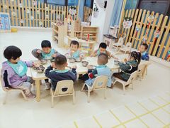 -好奇星国际托育(金地自在城校区)