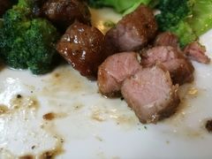 西兰花炒牛肉粒-拾溪餐厅·包厢(杭州千禧度假酒店)
