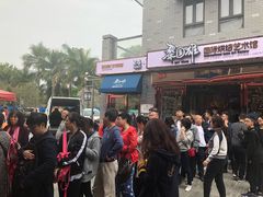 壮观的排队场面-黄连大头华烧鹅店(大良店)