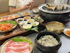 -围炉肉舍•炭烤活鳗•丹东海鲜烤肉(步行街店)