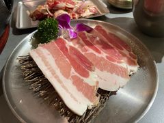 -围炉肉舍•炭烤活鳗•丹东海鲜烤肉(步行街店)