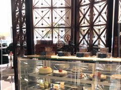 面包甜点陈列柜-李沧绿城喜来登酒店大堂吧