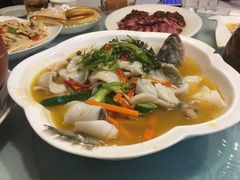 -一栋洋楼云南菜馆