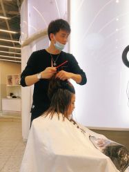 -PE SALON 