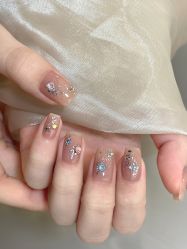 -猪猪女孩日式美睫美甲