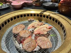 -山川小町·极番烧肉(新地假日广场店)