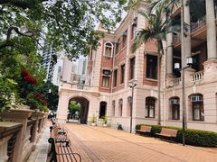 -香港大学