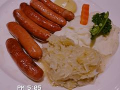 -LENBACH兰巴赫西餐啤酒坊(大连东港店)