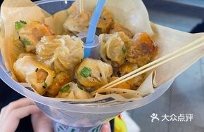 Thumb-sized Pan-fried Buns with Coke