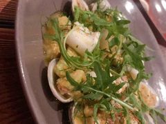 温热海鲜沙拉配牛油果-Mercato莫卡多露台餐厅与酒吧(K11店)