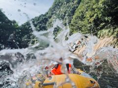 -安吉龙王山峡谷漂流