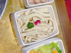 -左庭右院鲜牛肉火锅(金山万达店)