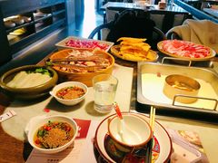 -尚尚仙·酸汤猪手·猪肚鸡火锅(华联万柳购物中心店)