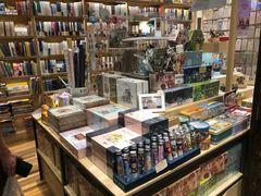 -猫的天空之城概念书店(杭州南宋御街店)