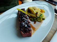 嫩煎鸭胸配时令鲜蔬&nbsp;玉米糕&nbsp;鸡肉汁-翡翠36餐厅(浦东香格里拉店)