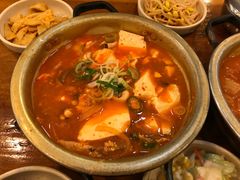 海鲜豆腐锅-金北顺大锅家(신사본점)