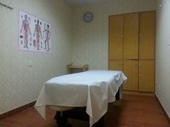 5-艾博士·经络·推拿·正骨(湖景花园店)